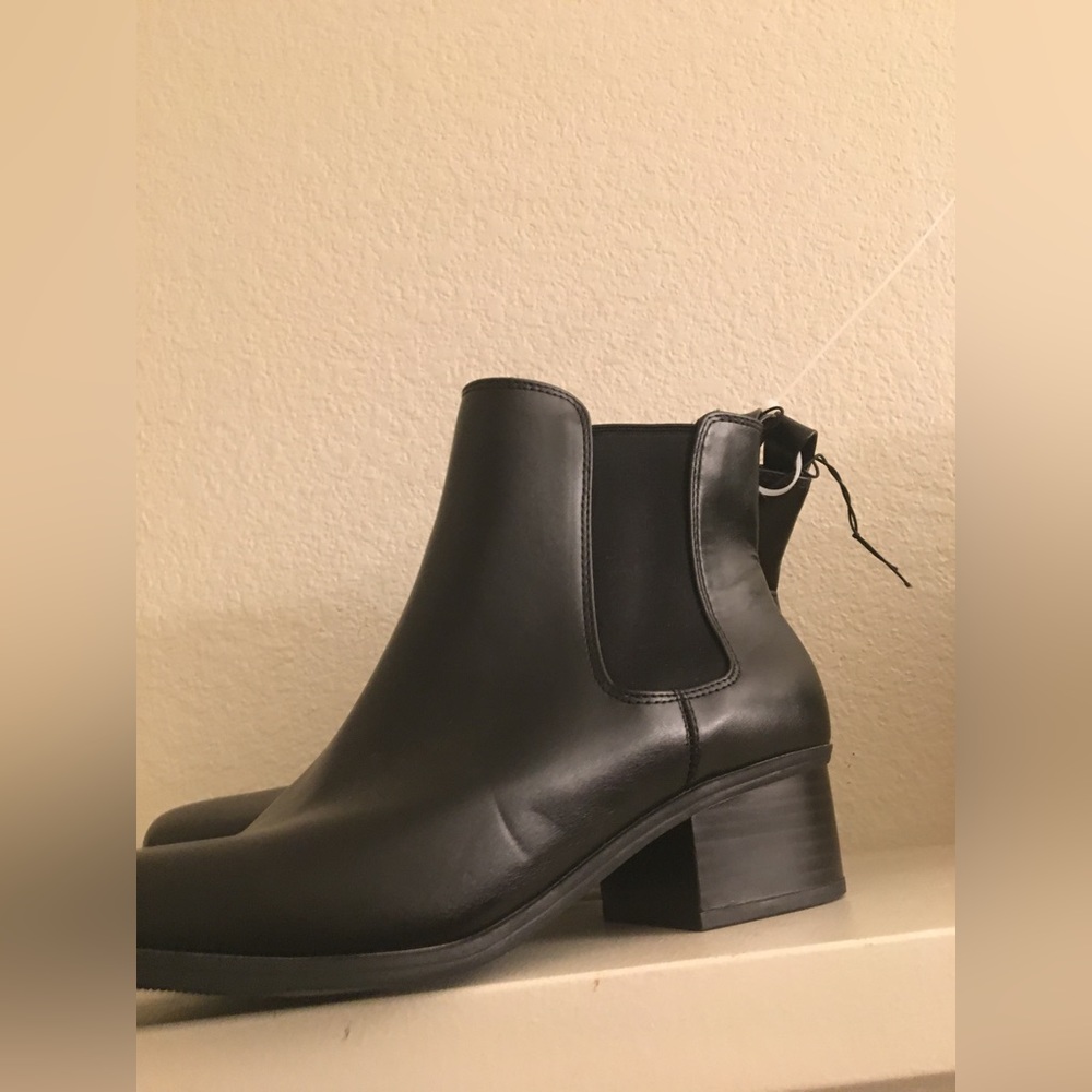 Womens black boots
